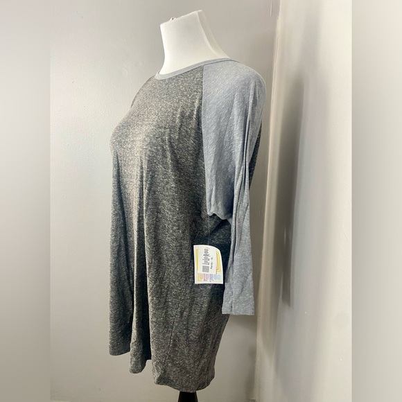 LuLaRoe Randy Tee Shirt NWT 3/4 Raglan Knit Sleeve Gray on Gray - Picture 3 of 7
